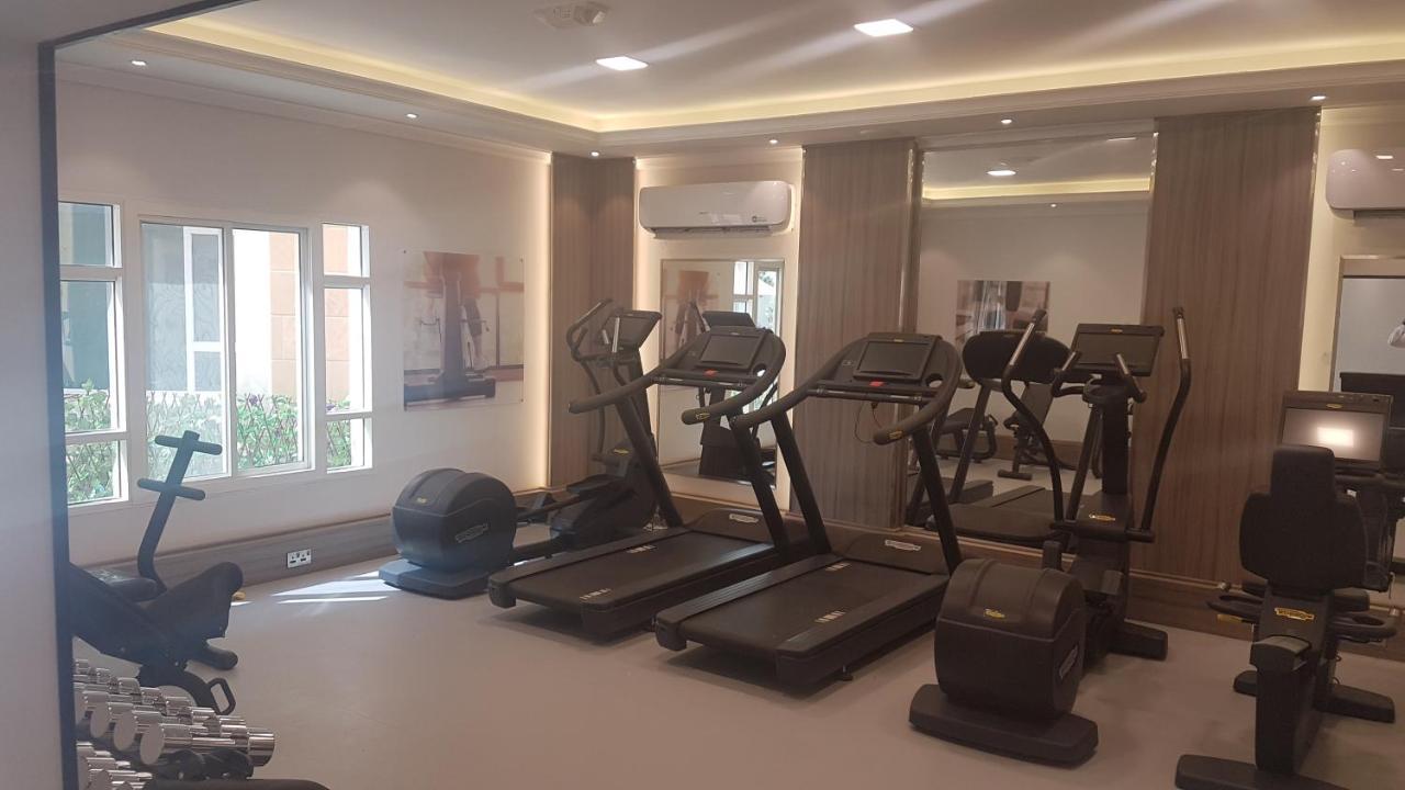 Tio Sea Resort Al Khawr Bagian luar foto The gym at the hotel