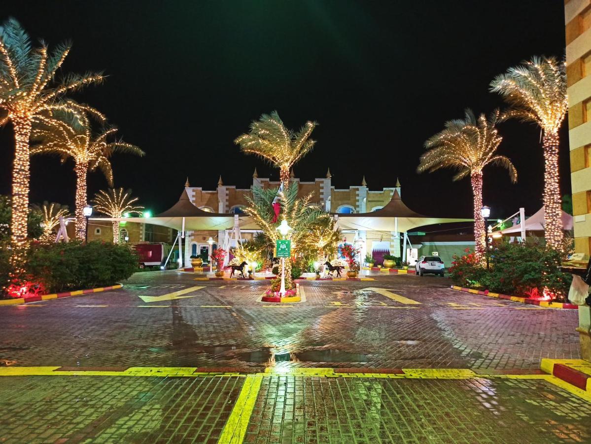 Tio Sea Resort Al Khawr Bagian luar foto The Village at North River